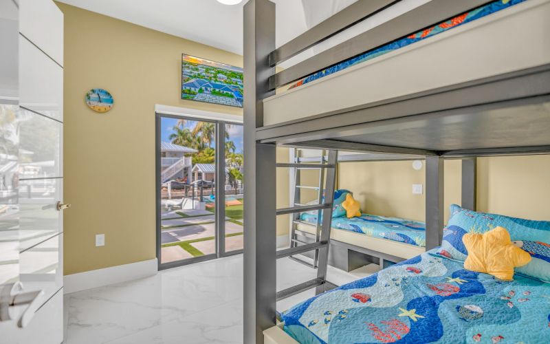 950 75th St E – High Exposure Visuals-58